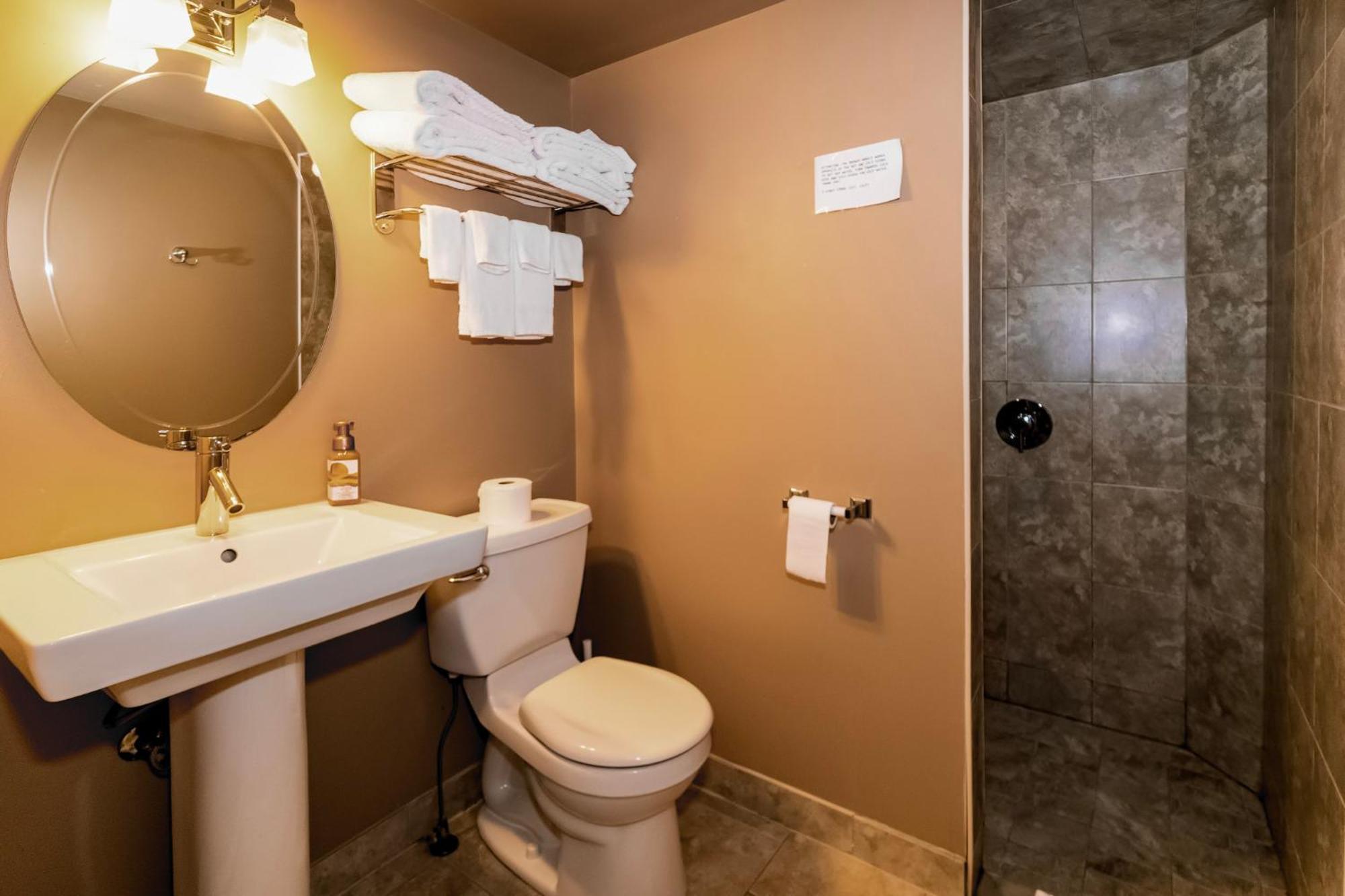 3 Pines Lodge Muskoka Χάντσβιλ Εξωτερικό φωτογραφία