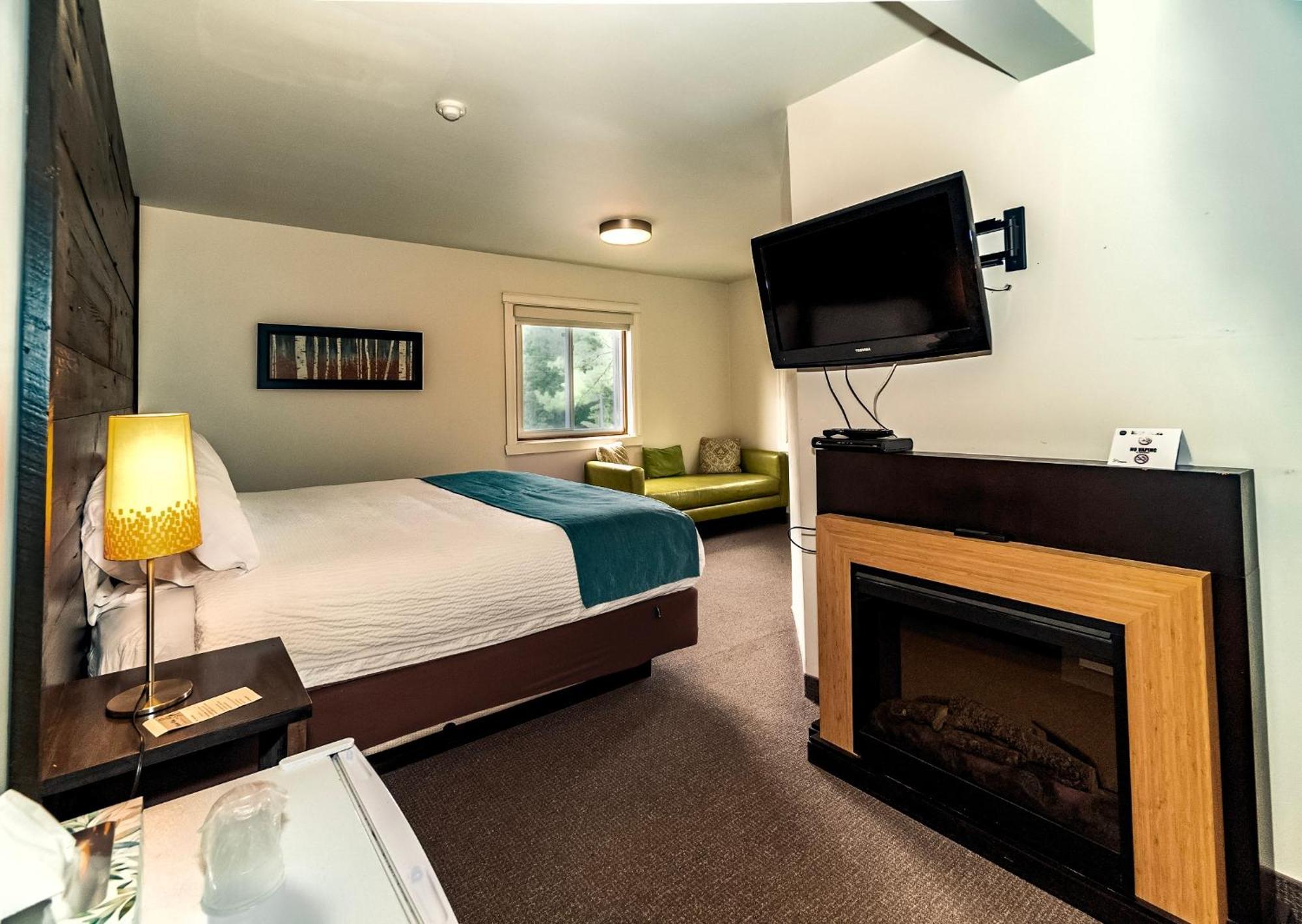 3 Pines Lodge Muskoka Χάντσβιλ Εξωτερικό φωτογραφία