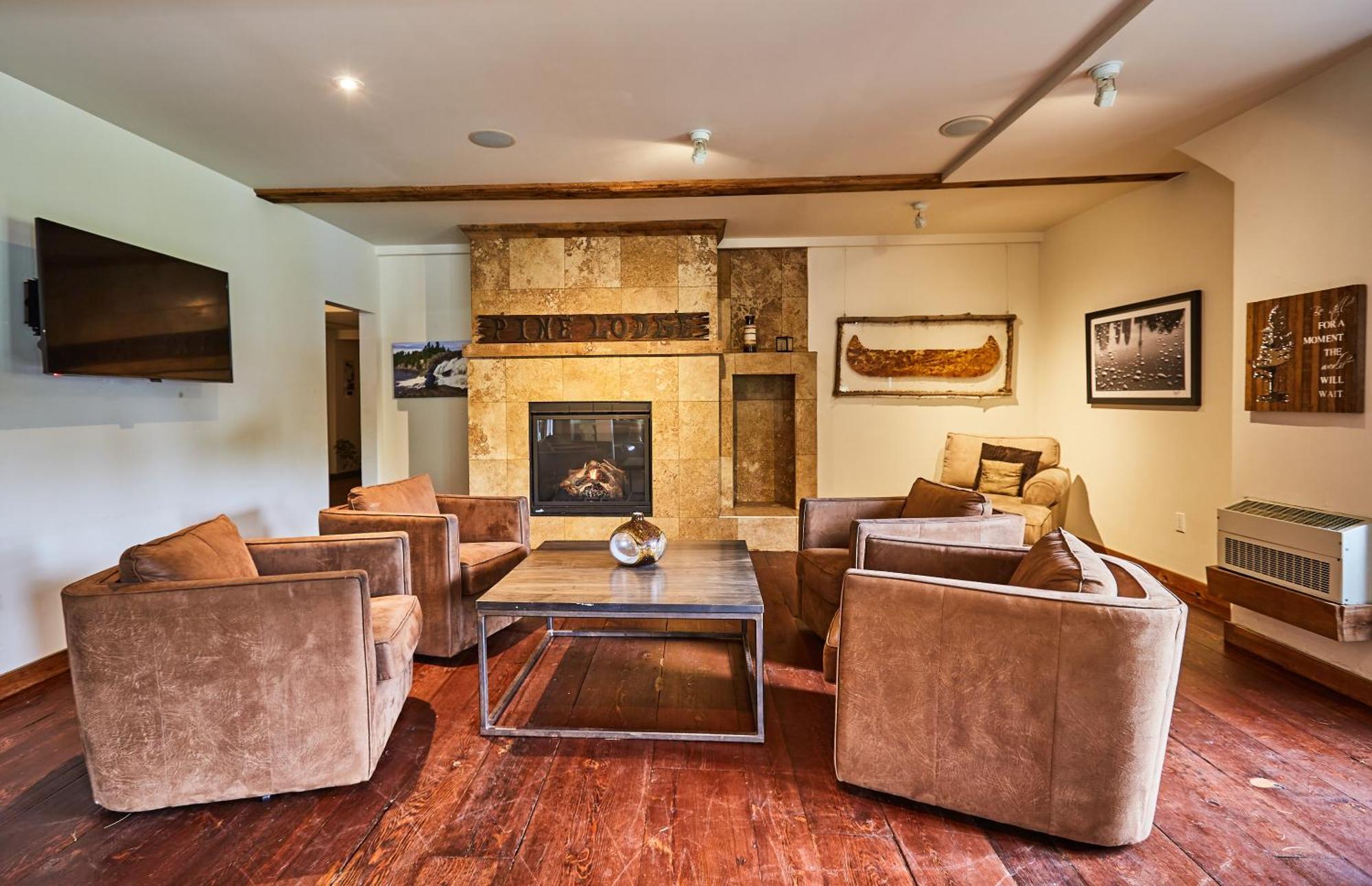 3 Pines Lodge Muskoka Χάντσβιλ Εξωτερικό φωτογραφία