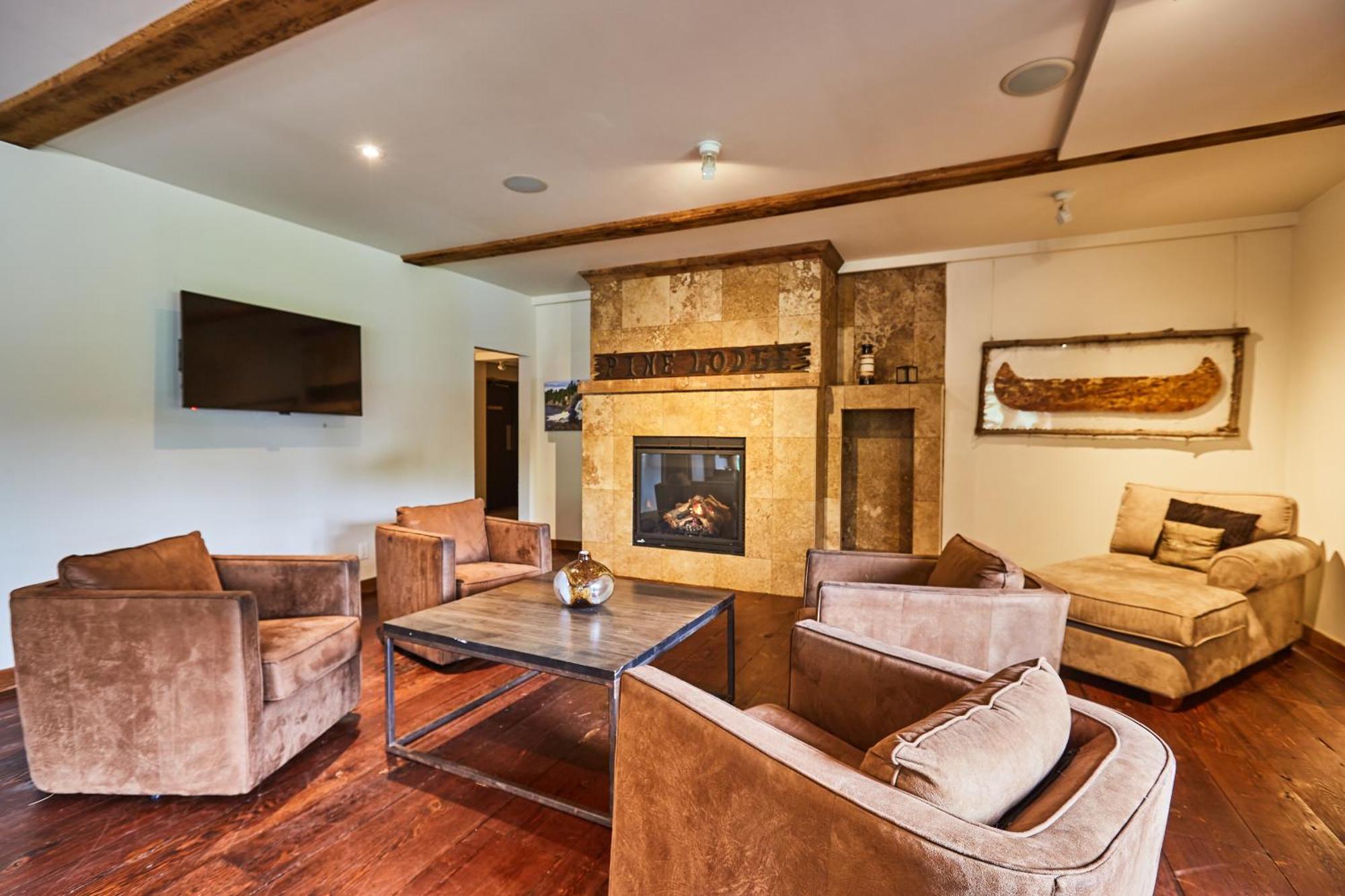 3 Pines Lodge Muskoka Χάντσβιλ Εξωτερικό φωτογραφία